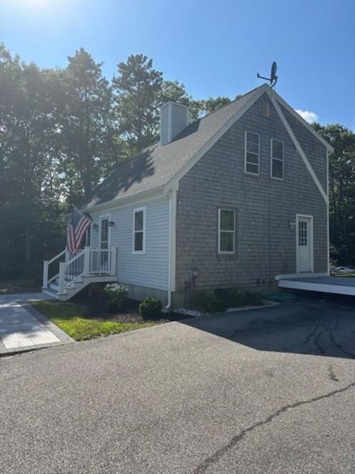 8 Cabot Cir, Plymouth, MA, 02360-2820 | Card Image