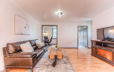 181 Kent Ave, House other with 5 bedrooms, 2 bathrooms and 7 parking in Kitchener ON | Image 3