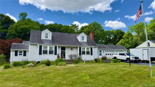 18 Terwilliger Road, Hyde Park, NY, 12538 | Card Image