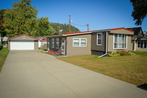 618 N Sunset View St, Harpers Ferry, IA, 52146-7601 | Card Image