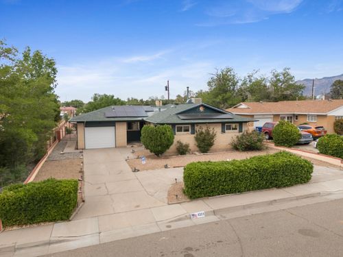 4301 San Andres Ave Ne, Albuquerque, NM, 87110-8213 | Card Image
