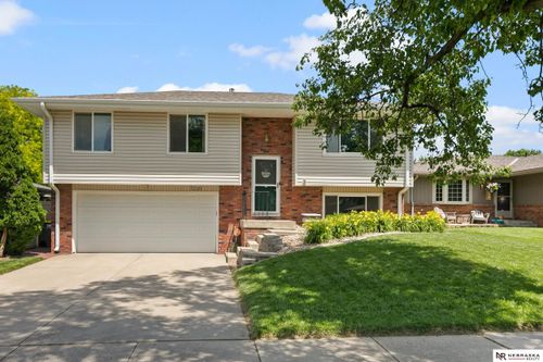 7210 Eagle Drive, Lincoln, NE, 68507 | Card Image