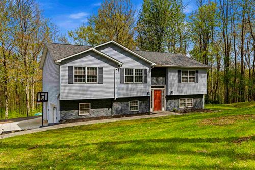 99 Summit Ct, BRUCETON MILLS, WV, 26525-7417 | Card Image
