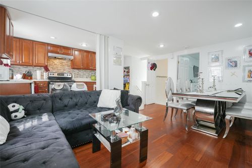 92 Orchard Street, Yonkers, NY, 10703 | Card Image