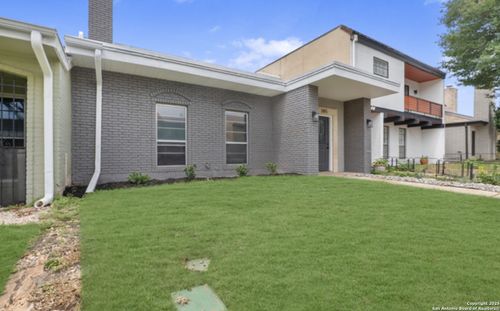 385 Fenwick Dr, Windcrest, TX, 78239-2420 | Card Image