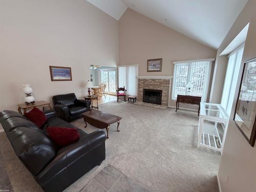 54454 Cambridge Dr, Shelby Township, MI, 48315-1667 | Card Image