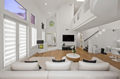 1872 Caminito De La Narcissa, Glendale, CA, 91208-3045 | Card Image