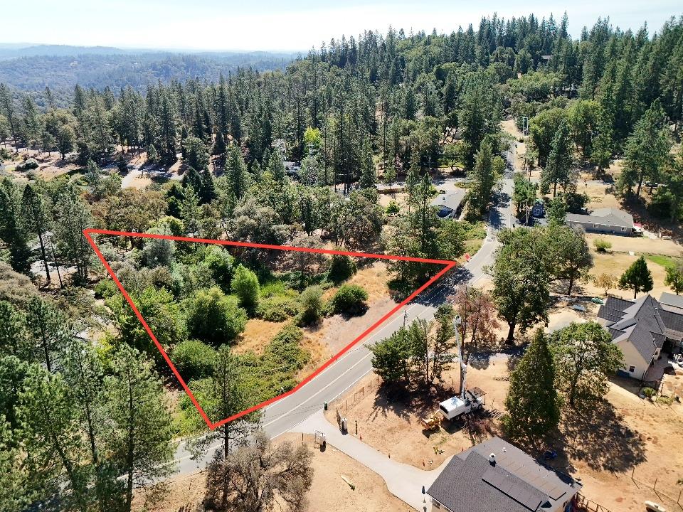 Land in Grass Valley
