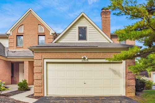4847 Dierker Rd, Upper Arlington, OH, 43220-2944 | Card Image