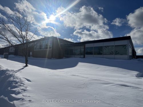 16-161 Bartley Dr, North York, ON, M4A1E6 | Card Image