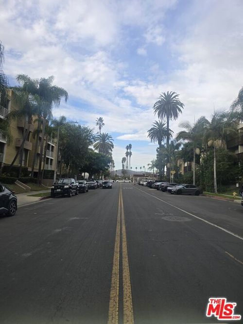 216-320 S Ardmore Ave, Los Angeles, CA, 90004-5304 | Card Image