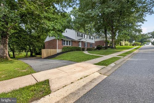 806 N Country Club Dr, NEWARK, DE, 19711-2751 | Card Image