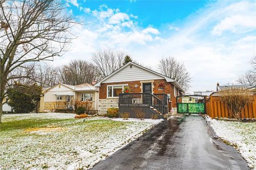 1007 Pine St, Dunnville, ON, N1A2N1 | Card Image