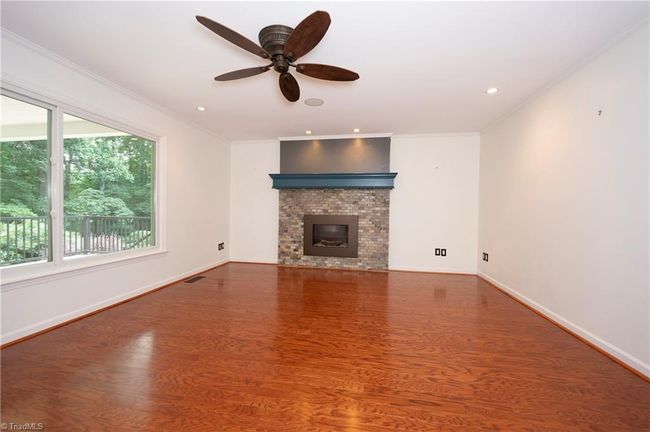 Main Level Den | Image 10