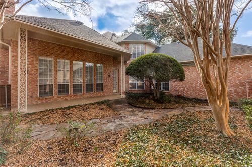 17101 Vista Tree Cir, Dallas, TX, 75248-6034 | Card Image