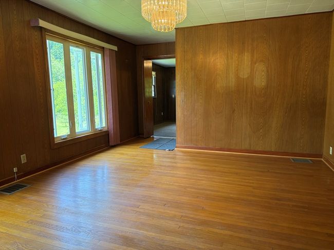 8570 Lovers Gap Rd, House other with 3 bedrooms, 2 bathrooms and null parking in Vansant VA | Image 4
