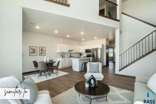 5721 E Marley Pl, Sioux Falls, SD, 57108-8882 | Card Image