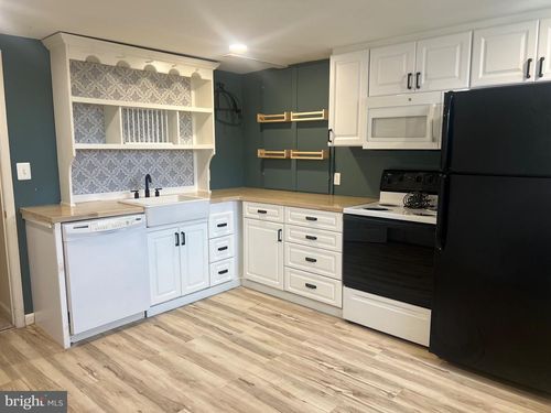 6122 Rolling View Dr, SYKESVILLE, MD, 21784-6524 | Card Image