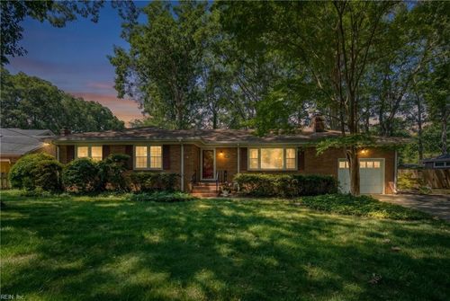 4605 Reynolds Dr, Virginia Beach, VA, 23455-4305 | Card Image