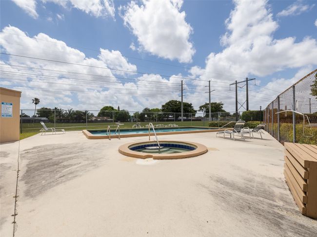 280 - 1424 Nw 97 Th Ter, Townhouse with 2 bedrooms, 3 bathrooms and null parking in Pembroke Pines FL | Image 38