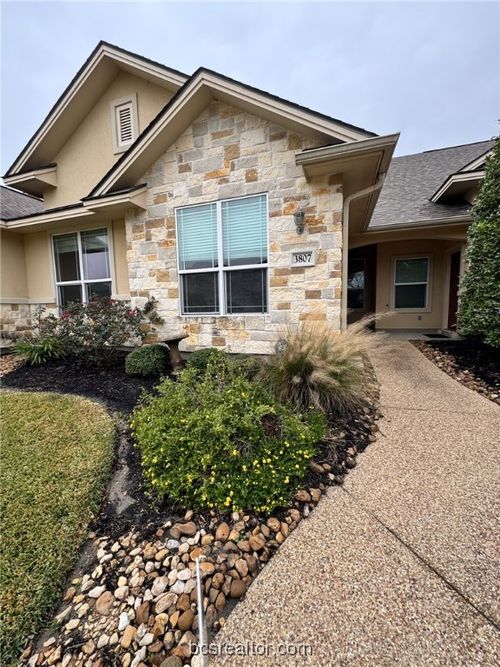3807 Silverthorne Ln, College Station, TX, 77845-4363 | Card Image