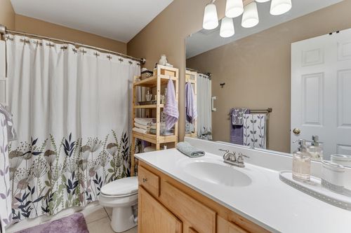 b-22B Foster Rd, Essex, VT, 05452-3316 | Card Image