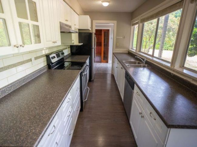 21764 124 Ave, House other with 3 bedrooms, 4 bathrooms and 8 parking in Maple Ridge BC | Image 12