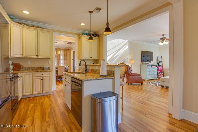 Kitchen | Image 13
