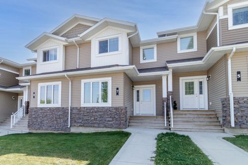 7 Crestview Boulevard, Sylvan Lake, AB, T4S0N9 | Card Image