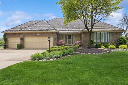 8401 Golfview Dr, Orland Park, IL, 60462-2848 | Card Image