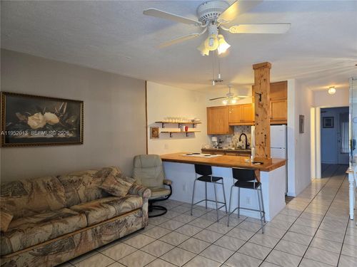 apt-16b-820 Sw 11th Ave, Hallandale Beach, FL, 33009-6717 | Card Image