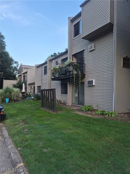 a103-38465 North Lane, Willoughby, OH, 44094 | Card Image
