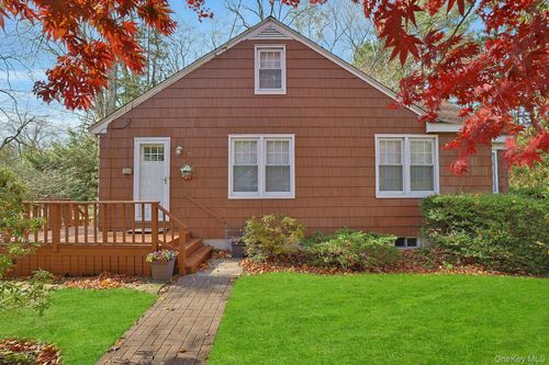 71 Cox Ave, North Castle, NY, 10504-2016 | Card Image