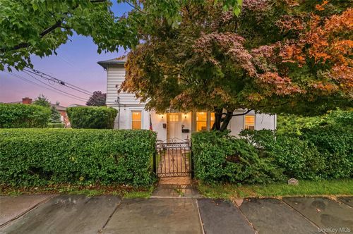 25 Fowler Ave, Yonkers, NY, 10701-6741 | Card Image