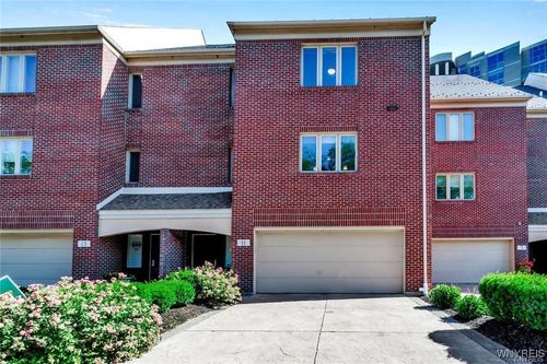 11 Ojibwa Cir, Buffalo, NY, 14202-4346 | Card Image