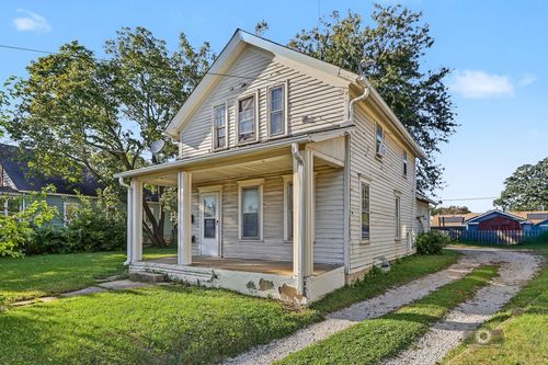 1242 E New York Street, Aurora, IL, 60505 | Card Image
