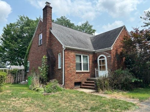 14 11th St Sw, Massillon, OH, 44647-6351 | Card Image