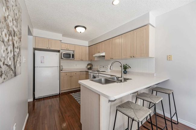 9 Crawford Cres, House attached with 3 bedrooms, 2 bathrooms and 3 parking in Cambridge ON | Image 10
