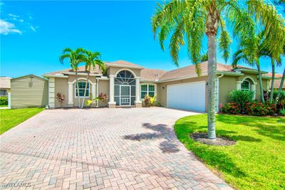 2262 Bahama Avenue, House other with 4 bedrooms, 2 bathrooms and null parking in Fort Myers FL | Image 1