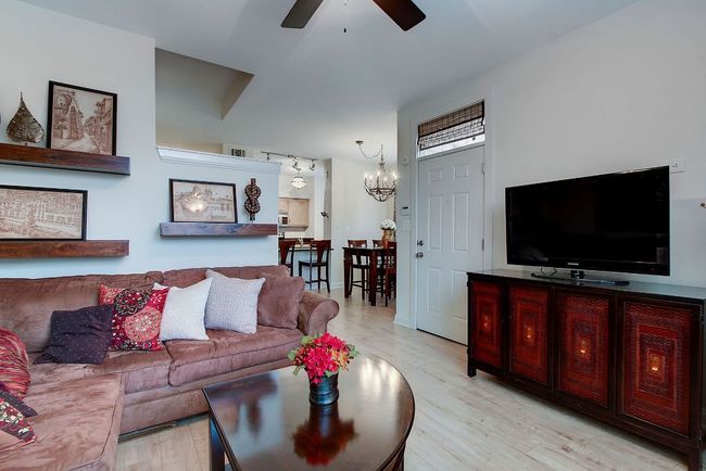 APT-1404 - 1201 Grove Blvd, Condo with 2 bedrooms, 3 bathrooms and 2 parking in Austin TX | Image 7