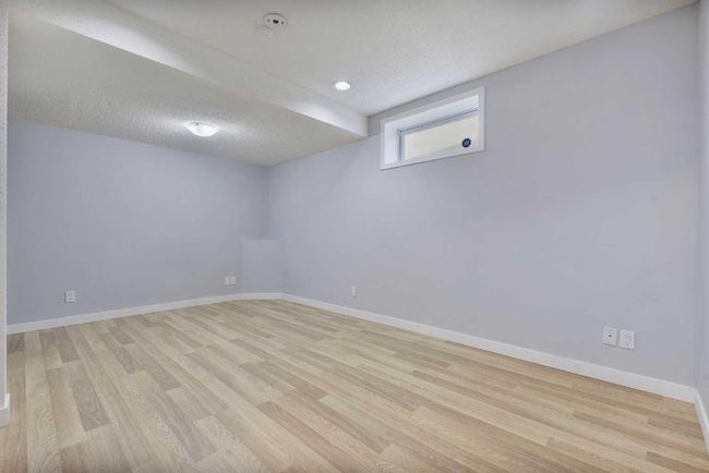 18 Mt Selkirk Place Se, House other with 5 bedrooms, 3 bathrooms and 4 parking in Calgary AB | Image 32