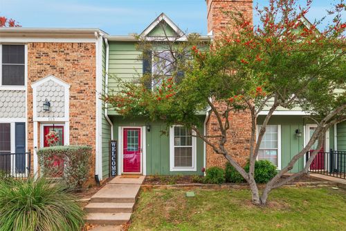 112 Churchill Ln, Euless, TX, 76039-4212 | Card Image