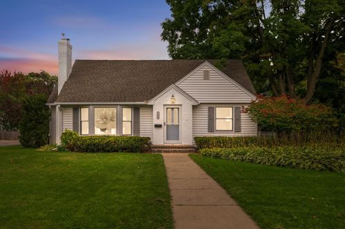 7201 Oliver Ave S, Richfield, MN, 55423-2911 | Card Image