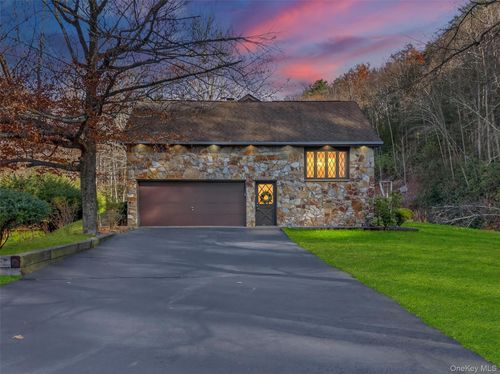 642 State Route 42, Sparrow Bush, NY, 12780-5515 | Card Image