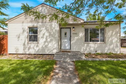 1042 Rose Ave, Idaho Falls, ID, 83402-2205 | Card Image