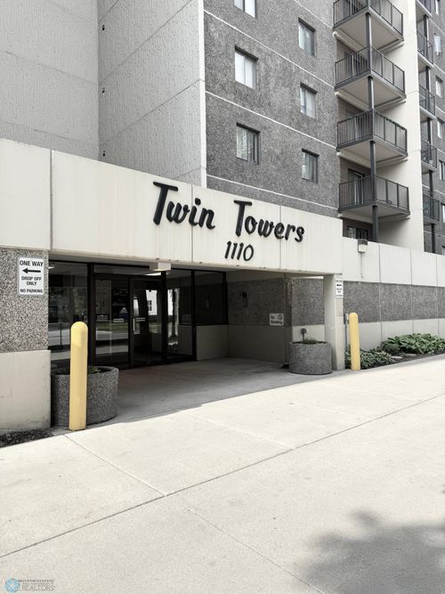 apt-104e-1110 3rd Ave N, Fargo, ND, 58102-4647 | Card Image