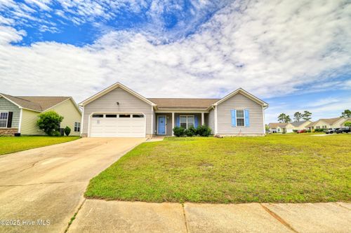 229 Red Carnation Dr, Holly Ridge, NC, 28445-7942 | Card Image