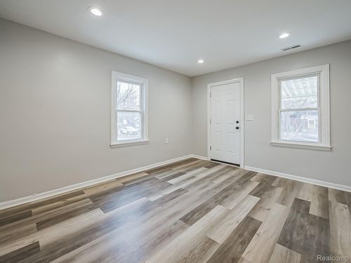 23352 Powell Ave, Hazel Park, MI, 48030-1315 | Card Image