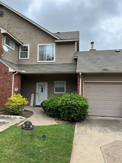 2507 Pinegrove Cir, Arlington, TX, 76006-5001 | Card Image