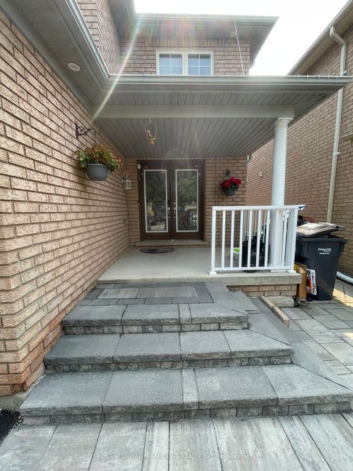 113 River Rock Cres, Brampton, ON, L7A2W4 | Card Image